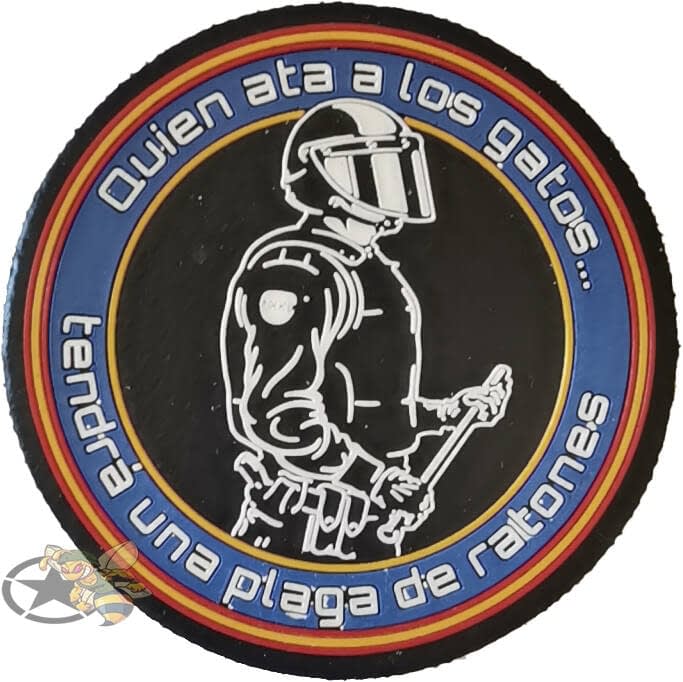 Parche Quien ata a los gatos, tendrá una plaga de ratones